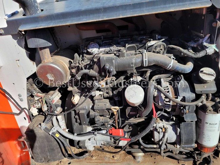 2021-bobcat-t740-image-16