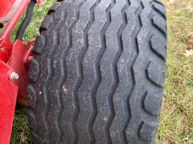 new-holland-br7060-image-32