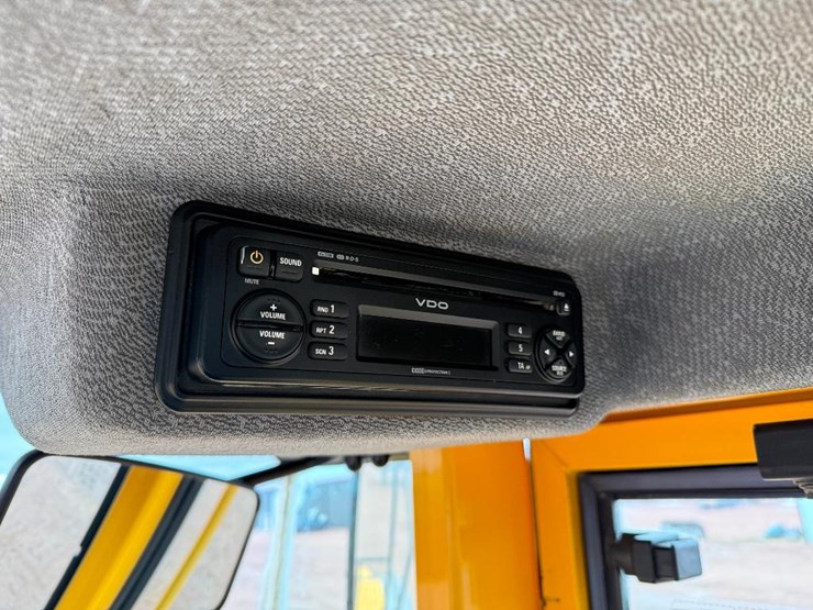 volvo-l120e-image-63