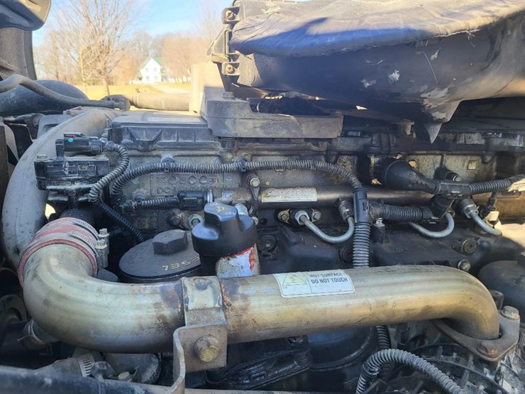 2013-freightliner-ca125dc-tandem-axle-day-cab-semi-image-67