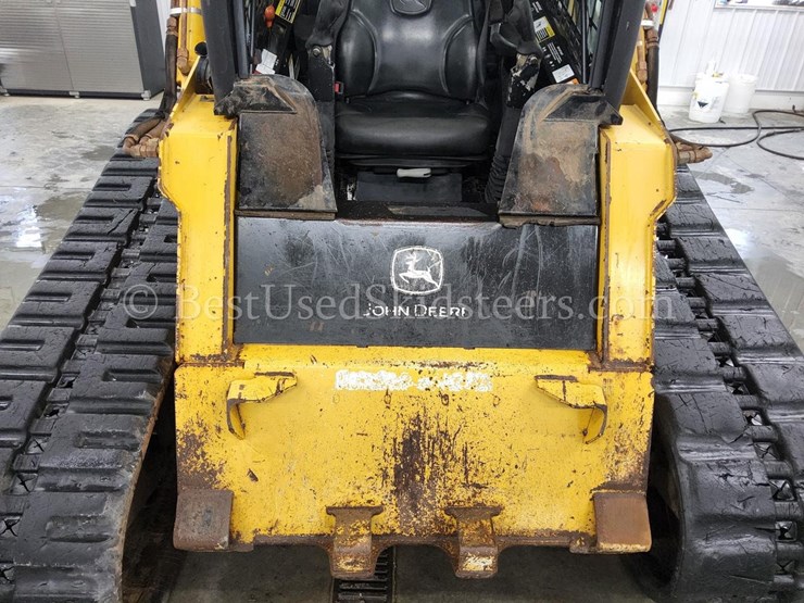 deere-ct332-image-32