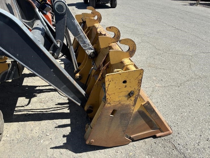 2017-deere-210lep-image-9