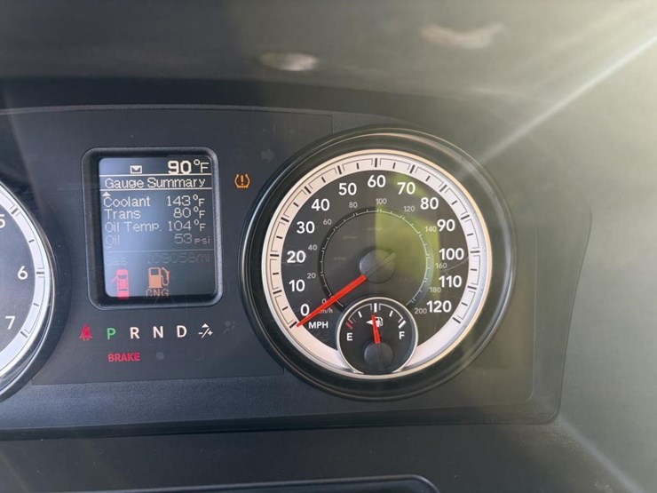 2016-dodge-2500-image-11