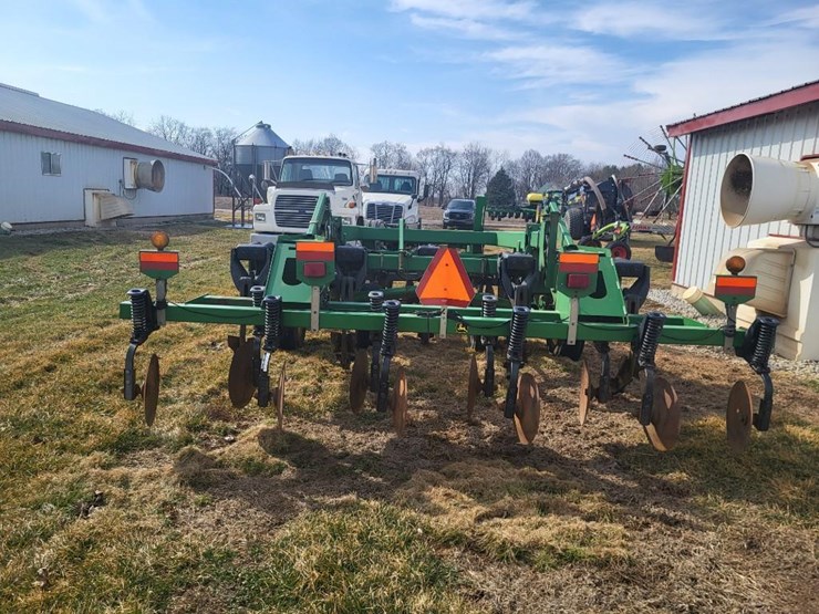 john-deere-2700-image-4