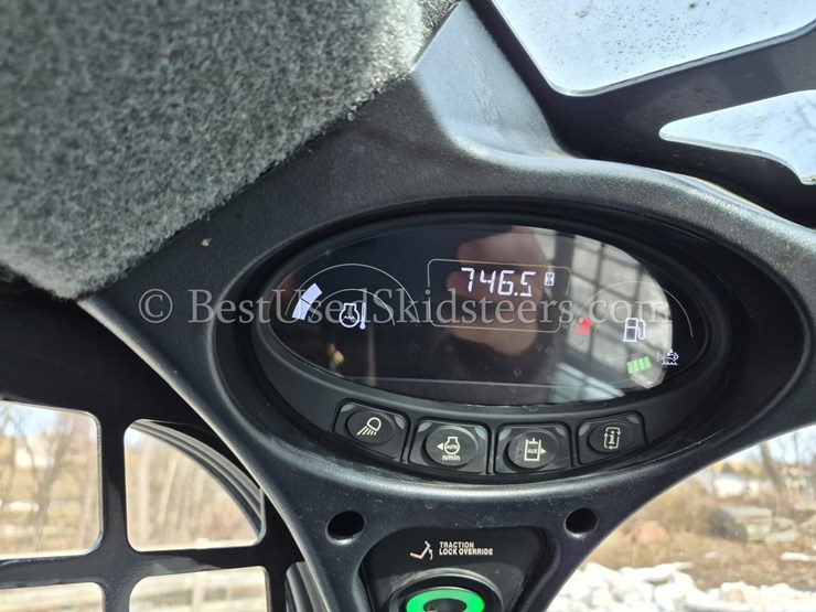 2023-bobcat-t770-image-28