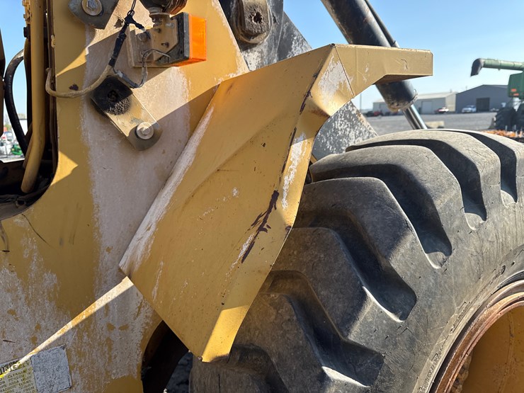 caterpillar-it28f-image-27