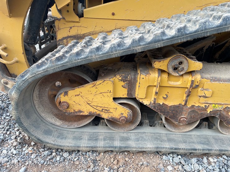 2017-caterpillar-259d-image-55
