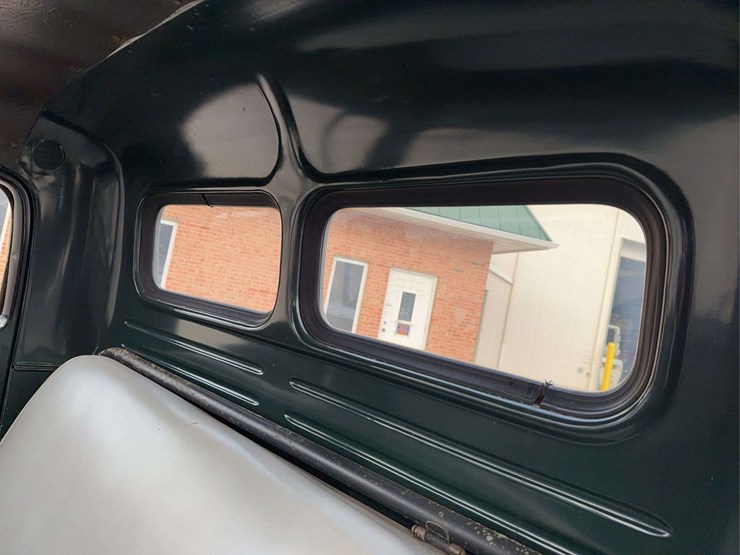 1951-international-l-112-image-28