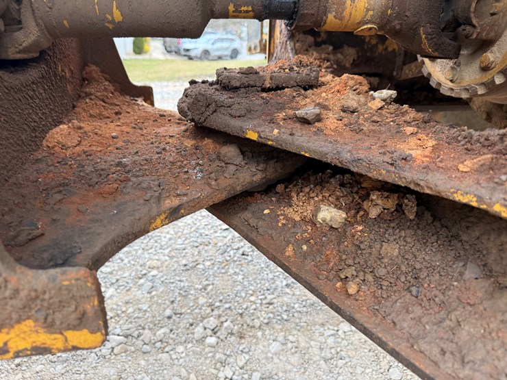 2005-caterpillar-930g-image-42