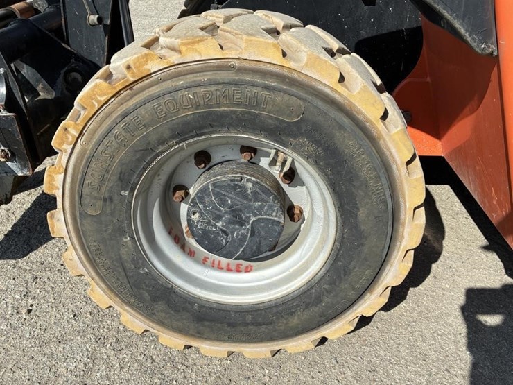 2015-jlg-g5-18a-image-10