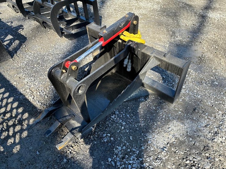 wildcat-skid-steer-ditching-grapple-bucket-image-4