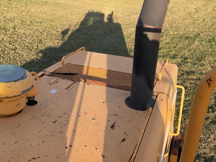 #300-•-2004-dressta-555b-wheel-loader-image-26