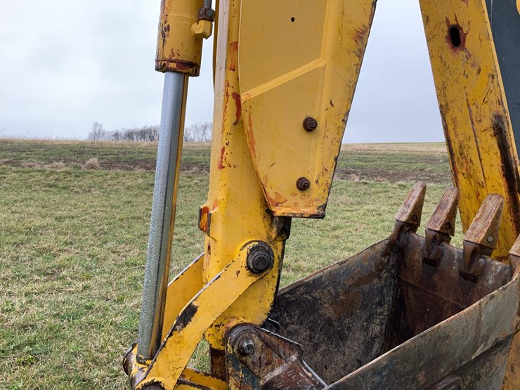 #360-•-2000-komatsu-4x4-utility-backhoe-image-58