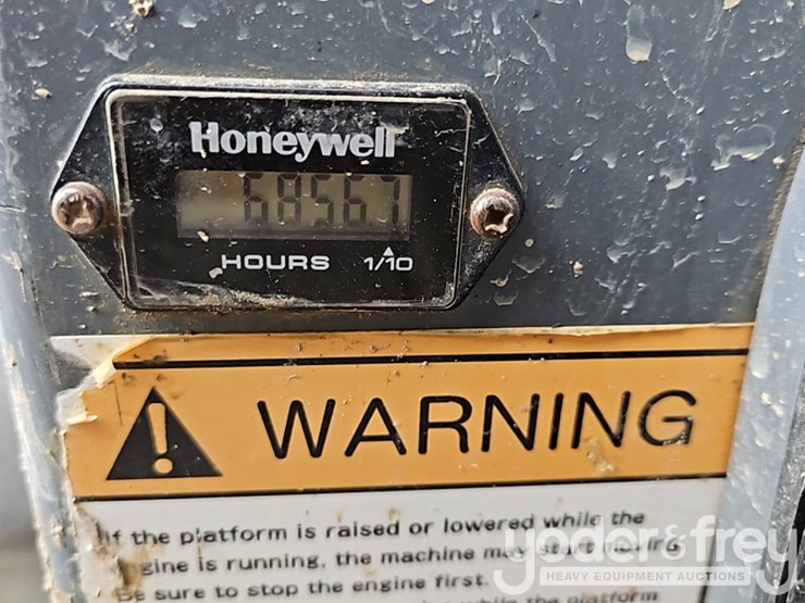 2014-takeuchi-tb235-image-33