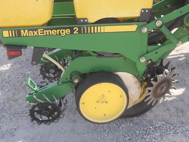 john-deere-7200-image-42