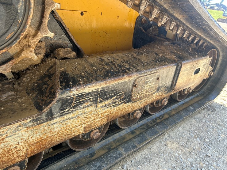 2015-deere-333e-image-45