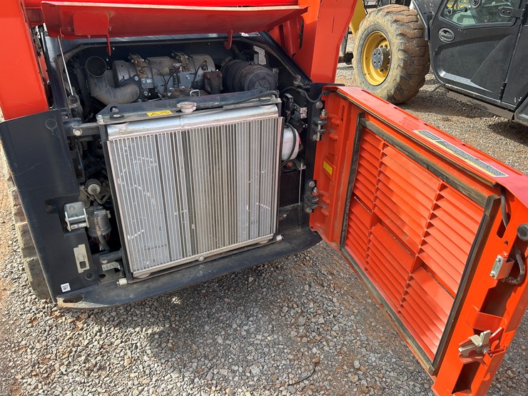 2023-kubota-svl65-2-image-32