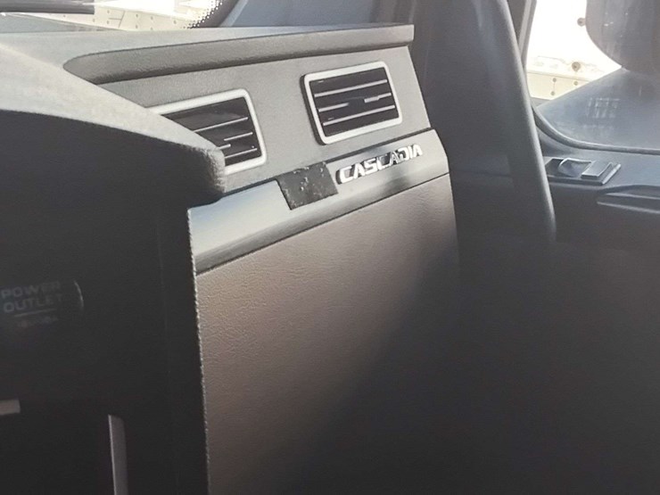 2020-freightliner-pt126sl-1fujhhdr0lllf2426-mileage:-image-18