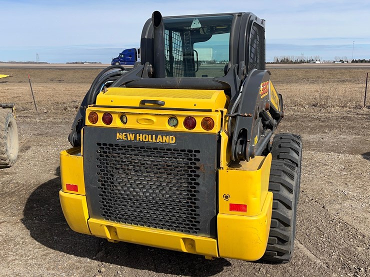 new-holland-l320-image-15