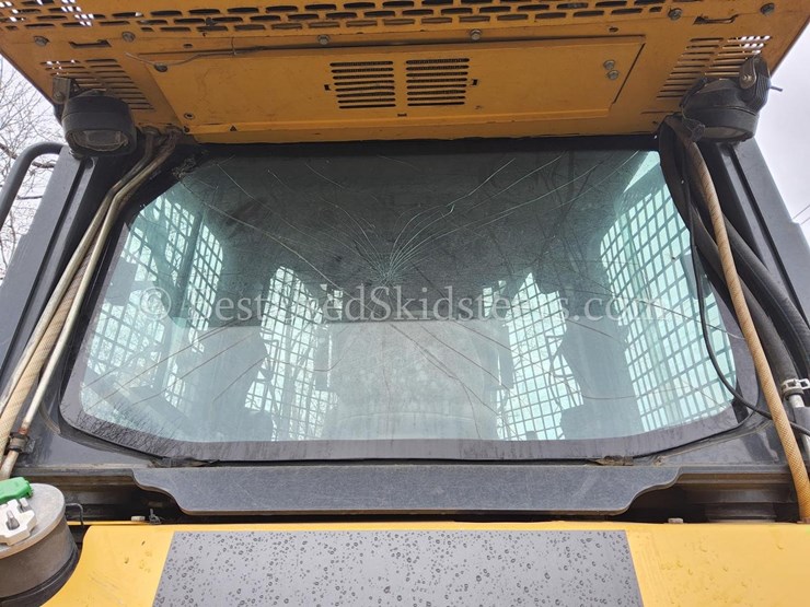 2017-deere-650k-image-40