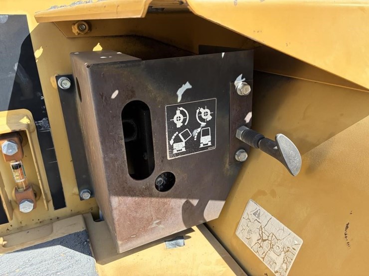 caterpillar-p26500-image-13