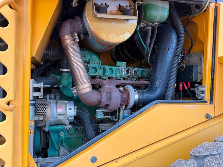 volvo-l120e-image-28