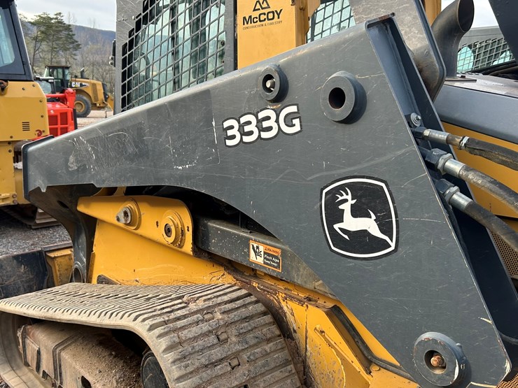 2011-deere-333g-image-21