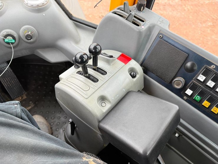 volvo-l120e-image-59