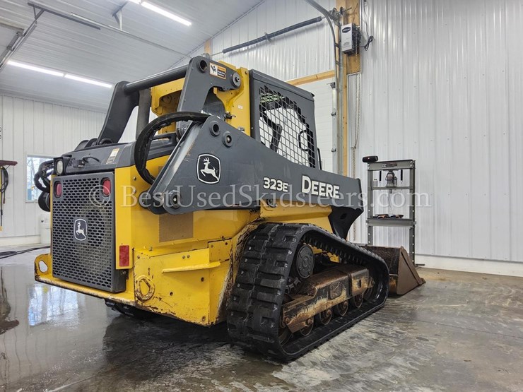 2018-deere-323e-image-5