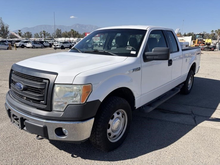 2014-ford-f150-xl-image-1