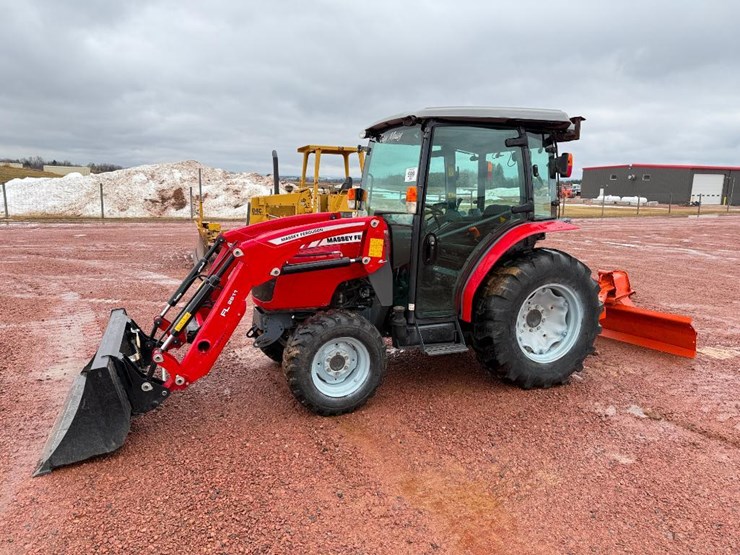 massey-ferguson-1736-image-1