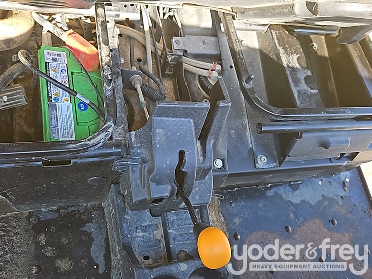 2021-john-deere-gator-hpx815e-image-19