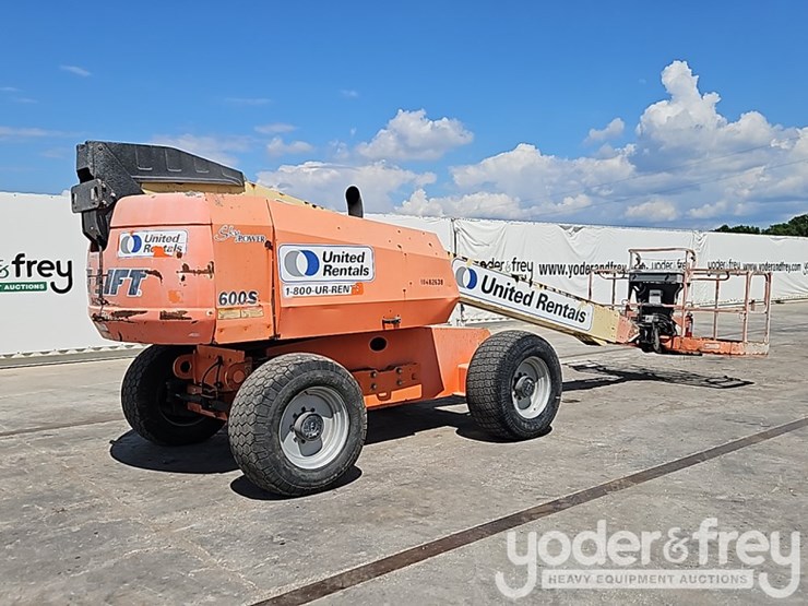 2016-jlg-600s-image-5
