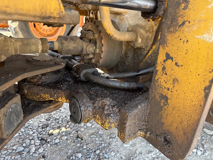 caterpillar-it28f-image-42