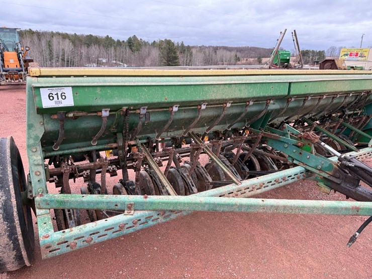 john-deere-8300-image-9
