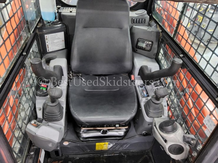 2019-kubota-svl95-2-skid-steer-loader-image-21