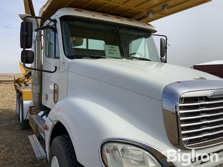2006-freightliner-columbia-120-image-11