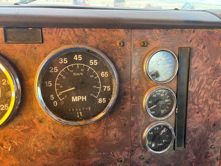 2000-international-9200i-image-17