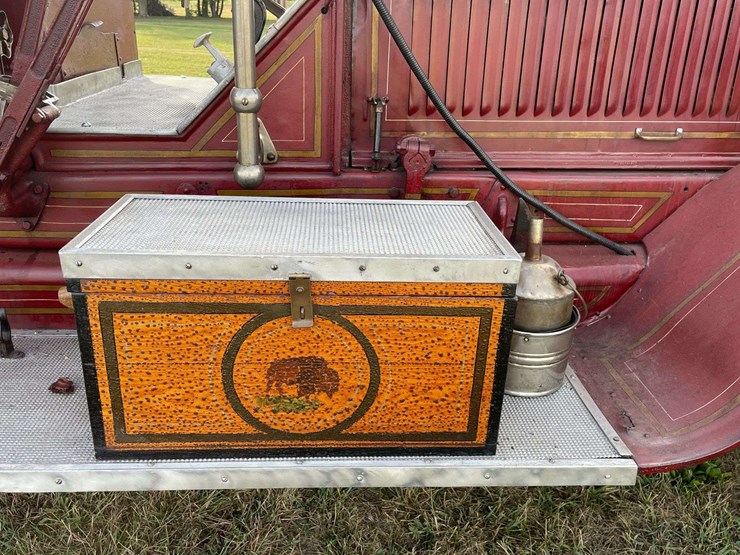 1917-american-la-france-firetruck-image-45