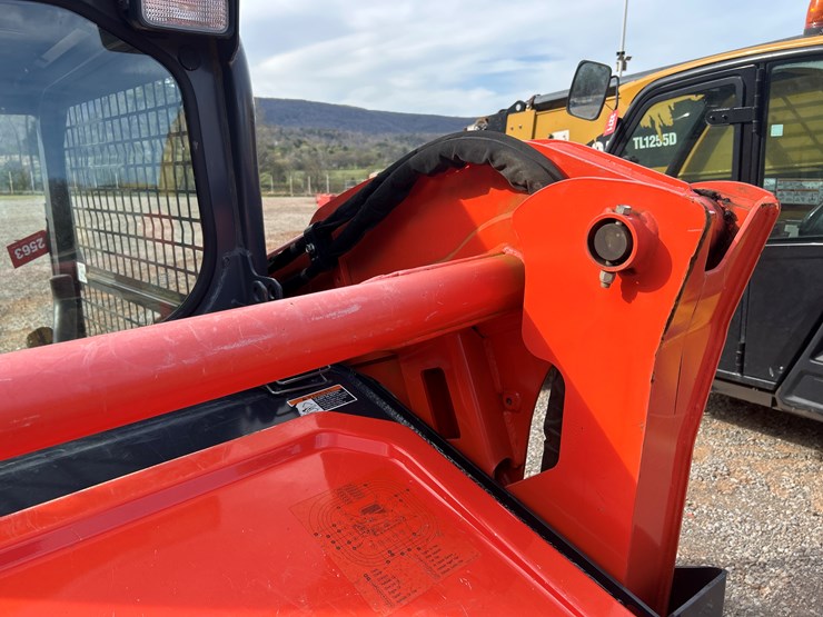 2023-kubota-svl65-2-image-30