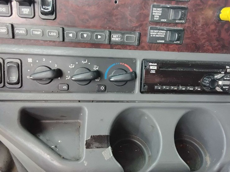 2018-freightliner-glider-3alxfbcg6jdju6496-mileage:-841274-image-20