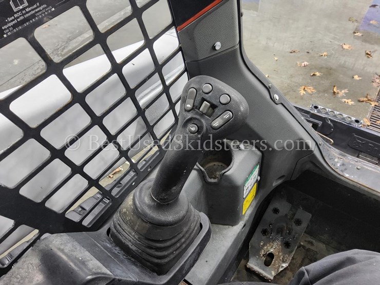 2021-bobcat-t64-image-22