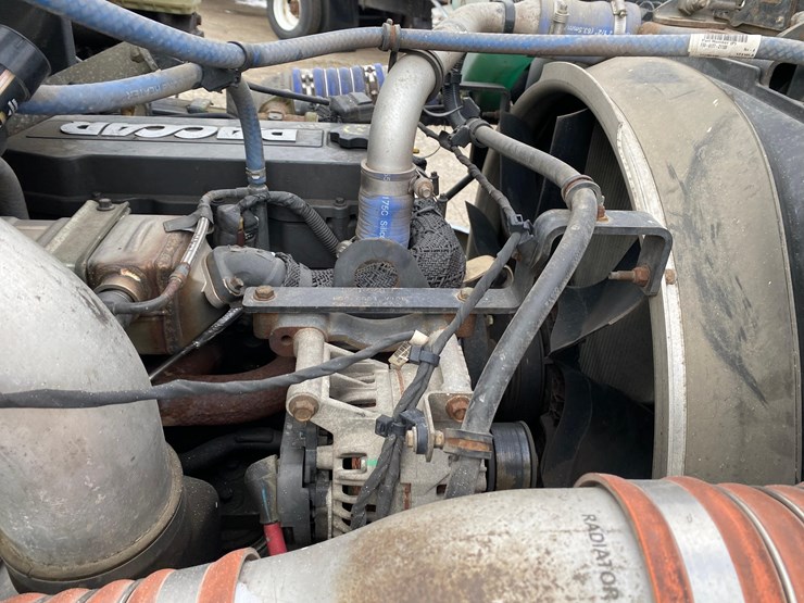 2016-peterbilt-325-image-37