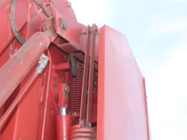 new-holland-664-image-43