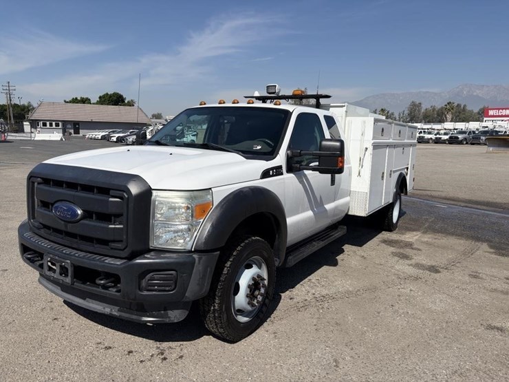 2015-ford-f550-sd-image-1
