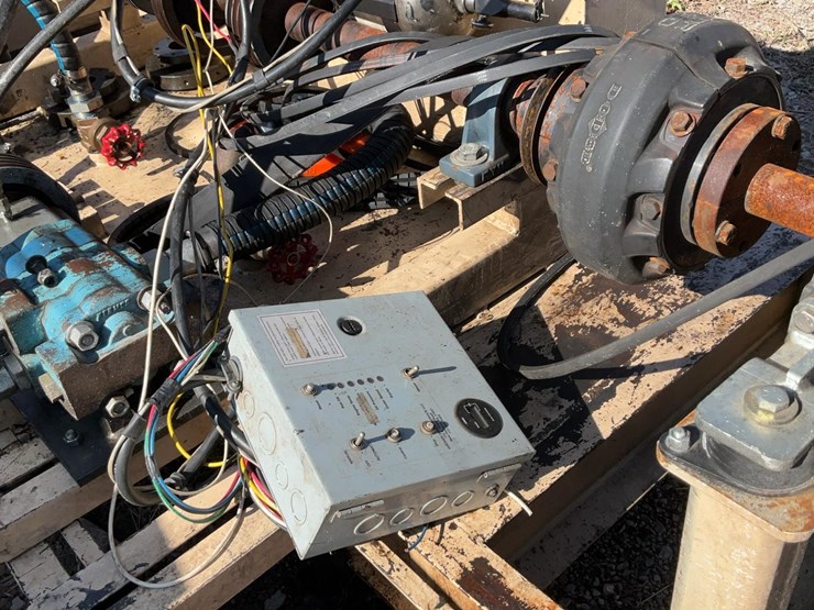 #200-•-iveco-power-unit-with-hydraulic-pumps-image-15