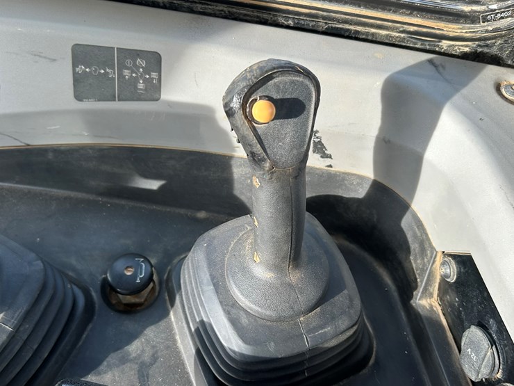 2015-caterpillar-d6t-lgp-image-65