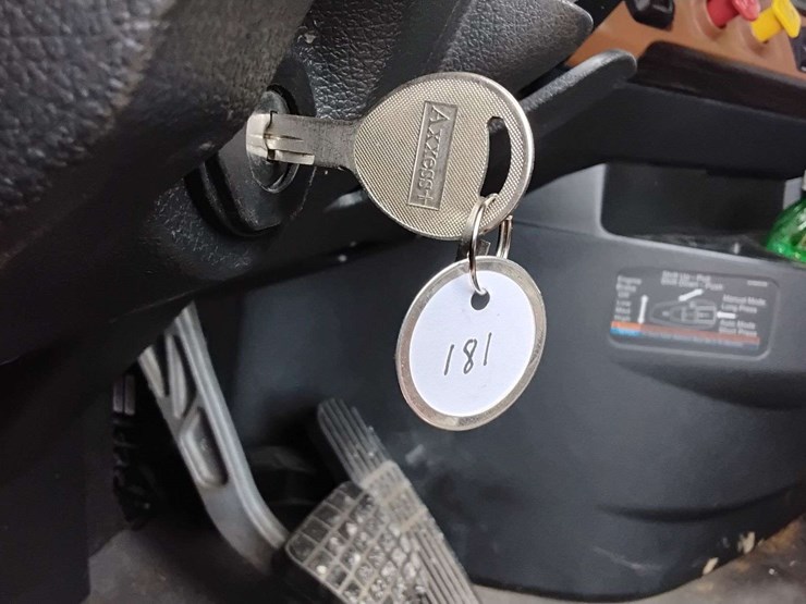 2020-freightliner-cascadia-126-image-69