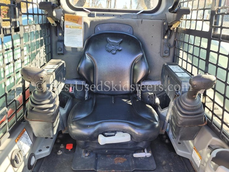 2016-bobcat-t740-image-15