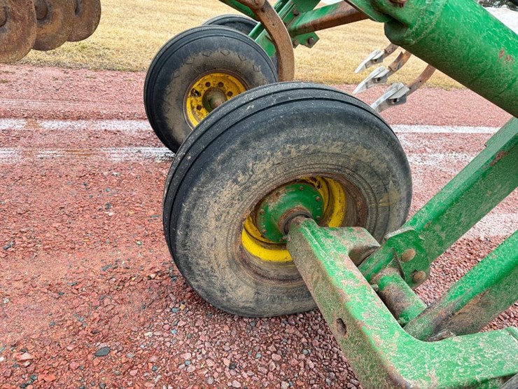 john-deere-2700-image-8